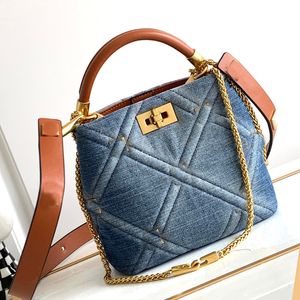 Borsa a secchiello in denim blu Borsa a tracolla con catena di jeans Borsa a tracolla con manico superiore Borse a tracolla a tracolla da donna Borse a tracolla Borsa a mano di qualità Pelle di mucca Hardware in ottone