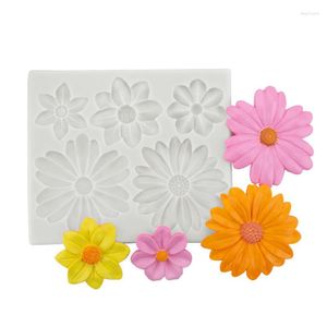 Baking Moulds Large And Small Daisy Flowers Silicone Mold Sugar Turning Chocolate Cake Mousse Dessert Decoration Accessories