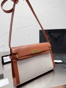 Italiensk lyxdesigner Bag lapptäcke Simple Metal Buckle Single Shoulder Crossbody Bag Manhattan Bag