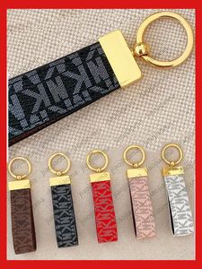 Yu Keychain Brand Classic Letter Designer Mens Luxury Car Keyring Womens Fibbia Keychains Handmade Fashion Keychain Bags Pendant