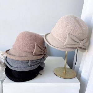 Cappello a tesa larga Cappello a secchiello da donna Casual in tweed Cappello Fedora autunnale Ragazza Artista francese Caldo berretto invernale in morbida lana Vintage Elegante Lady 230831