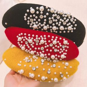 Basker pärla ull basker hattar kvinnor vinter brittisk rretro ull åttonal hatt kvinnlig mode pumpa mössor dam rhinestones beanie cap