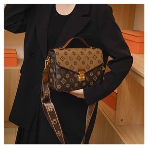 Baonv 2023 New and Counter Crossbody Mesture Bag Square Square 60 ٪ Off Outlet Online