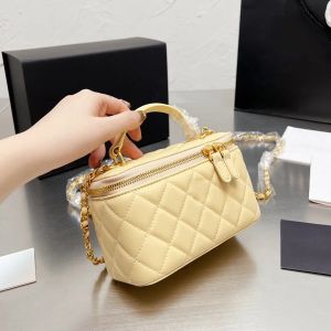 Luxury Designer Famous Classic Mini Box Bags Justerbar axelband quiltad crossbody väska äkta läder toppkvalitet kosmetiska fåfänga handväskor 19c