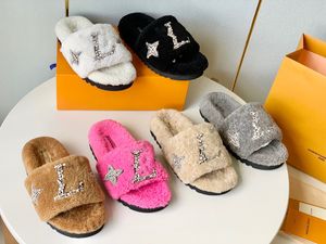 Designer Flat Woolen Slippers Fashion Designs Leather Päls tofflor med DiamondFavourite Beach Sandals Casual Shoes Clogs for Women