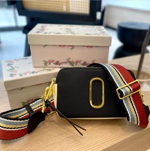 Mulheres Designers Bolsas Crossbody Bag Ombro Simples Versátil Metal Letra Couro Sólido Couro Postman Bolsas Instantâneas Nova Multicolor Câmera Sacos de Ombro