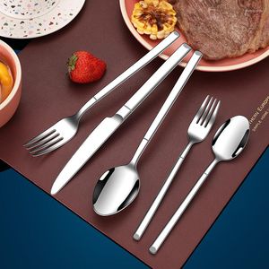 Set di stoviglie Graziosi coltelli forchette cucchiai in acciaio inossidabile Ins Style Creative Knight Series Set di stoviglie El Hardware