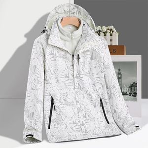 Spring and autumn outdoor leisure waterproof windproof cold three-in-one hardshell jacket