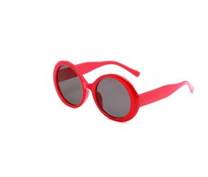Projektant mody 6499 Okulary przeciwsłoneczne dla kobiet urocze okrągłe okulary okrągłe letnie modne wszechstronne styl najwyższej jakości anty-ultrafiolet.