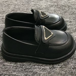 designer per bambini Scarpe da principessa per bambina Sneakers Moda per bambini lusso Segno di triangolo invertito Suola morbida Ragazzi ragazze Flat Doug Pedale antiscivolo Scarpe sportive per persone pigre