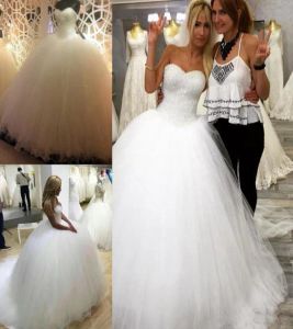 2023 Splendidi abiti da sposa con abito da ballo Abito da sposa con perline Lunghezza del pavimento Scollo a cuore Tulle Custom Made Plus Size Abiti da sposa 401 401