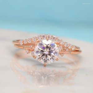 Pierścienie klastra 14K Rose Gold de Color vs. okrągłe doskonałe cięcie 1,0CT Laborn Diamond Pierścień zaręczynowy dla kobiet