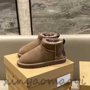 Designer-Schneestiefel, australische Damenstiefel, Winterstiefel, Schnalle, Fell, Schnee, halbknielang, kurze Dame, Schaffell und Wolle, integrierter Ug-Tasman-Haar-Slipper