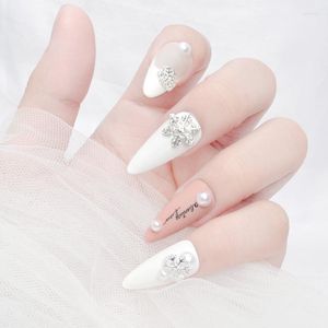 Gwóźdź dekoracje sztuki 20 szt. Biżuterię olśniewającą diament Manicure Kobiety w stylu zimowym złotym srebrnym 3D Snowflake Dekoracja kryształowych paznokci