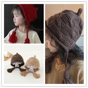 Berets 46-52cm crianças chapéu de malha 2023 outono/inverno meninos e meninas estilo coreano bebê borla rendas até proteção de ouvido quente