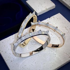 Ny designad T -bokstav 925 Silver Full Diamonds Rivet Armband Kvinnor Bangle Designer Jewelry T7000