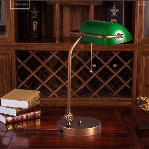 Bordslampor Industrial Retro Banker Lamp Copper Finish Stand Nodric Green Glass Shade Perfekt för universitetsbibliotek Läs