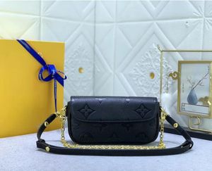 Yüksek kaliteli kadın omuz çantası tasarımcısı lüks moda crossbody çanta çapraz kanatlı çanta üst çanta cüzdanı5