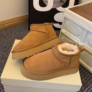 2023 أستراليا مصمم أحذية كلاسيكية Ultra Mini Platform Boots Boots Tazz Suede Sheerling Platform Slippers Women Platfor