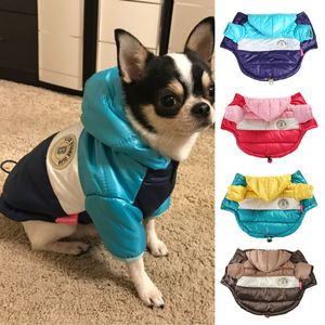 犬のアパレル冬の服ペットウォームダウンジャケットウォータープルーフ子犬のコート小犬のためのパーカーチワワフレンチブルドッグ服230901