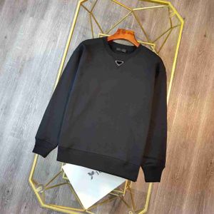 Designerskie bluzy bluzy mężczyźni jesienne wiosenne centrum odwrócona trójkątna odznaka haftowa 100% bawełniana koszulka swetra ponadwymiarowa S-3XL Azjatka