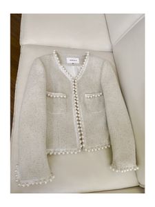 2023 Autumn Ivory Solid Color Beaded Tweed Jacket långärmad V-Neck dubbelfickor Klassiska jackor kappa korta outwear J3G301350