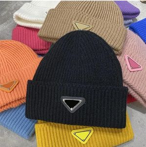 2024 Klassisk designer Autumn Winter Mens Beanie Hat Hot Style Men and Women Fashion Universal Sticked Cap Autumn Wool Outdoor Warm Skull Caps