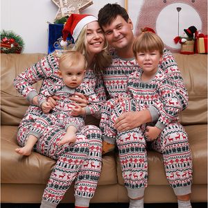 Familjsmatchande kläder Christmas Moose Family Matching Pyjamas Set Year's Clothes Adults Kids Sleepwear Baby Rompers Soft Loose Xmas Outfits 230901