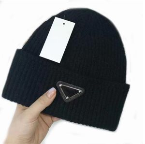 2023 designer classico autunno inverno mens cappello beanie stile caldo uomini e donne moda universale berretto lavorato a maglia autunno lana all'aperto berretti con teschio caldo