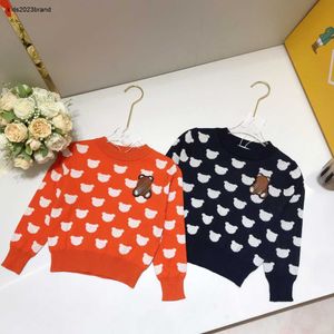 Designer Kids Sweater broderad dollklistermärke på bröstet Baby Pullover Storlek 90-130 cm Fashion Round Neck Child Knitwear Aug30