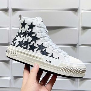 2023 Ny Autumn Winter High Top Casual Shoes Mens Fashion Designer Sportskor Kvinnor Stjärnor broderad läderduk Övre upphöjda enda par Sneakers