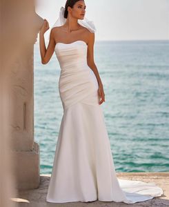 Elegant Long Crepe Strapless Beach Wedding Dresses Mermaid Ivory Illusion Back Sweep Train Vestidos de Novia Abendkleider Maxi Bridal Gowns With Pleats for Women