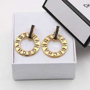 Stud 6001 Hot Selling 18K Gilded 925 Silver Luxury Brand Designer Letter Stud Geometry Famous Female Circular Crystal Diamond Pearl Earrings Wedding Party Party