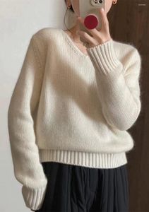 Swetery kobiet 2023Spring Autumn V Neck Pure Cashmere Sweter Kobiety z wysokiej klasy miękką woskową dzianinową koszulą