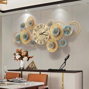 Wall Clocks Modern Luxury Wrought Iron Home Livingroom Mural Crafts Restaurant Club Hall Mute Clock Sticker Decoration