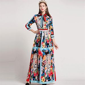 سيدة Ow Neck Long Sleeves Bow تفاصيل الأزهار المطبوعة مخططة مطوية أنيقة Maxi Runway Dresses269t