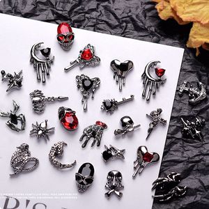 Decorações de arte de unhas 10pcs gótico estilo punk liga 3d encantos de arte de unhas coração esqueleto cruz design de aranha para unhas de halloween acessórios de decoração 230904