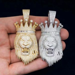 Takılar Özel Kolye Buzlu Aslan Head Crown Diamond 925 STERLING Gümüş Baget VVS Hip Hop Fine Jewelry 230901