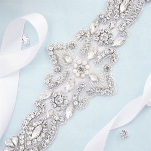 Bröllopssashes S245 Rhinestone Bridal midjebälte Satin Ribbon Trim Applique klänningar Tillbehör Klänning i lager Sash222o