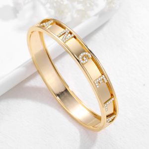 Armreif, individuelles Zirkon-Namensarmband, personalisierte Armreif-Armbänder für Frauen, Schmuck, luxuriöse Worte, Buchstaben, Manschettenarmreifen, Geschenk für Frauen und Mädchen 230901