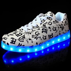 Sukienka buty Rayzing Music Casual LED Men LED Fashion szczęście kolorowe światło światło unisex białe srebro w północy 230901