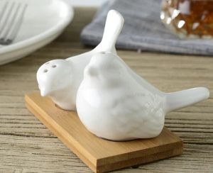 Wholesale Ceramic Love Birds Salt and Pepper Shaker Party Souvenir - 200 Pieces = 100 set seed in r - Perfect Wedding Favor Gift and Guest Giveaway - 12 LL