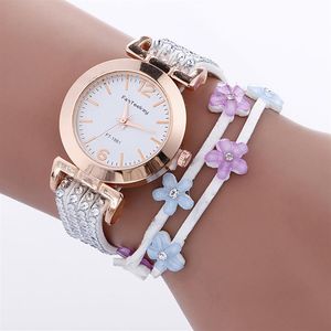 Specialgåvor Kvinnor tittar på modeomslag runt hänglåset Diamond Snowflake Armband Lady Womans Wrist Watch Quart233e
