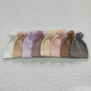 Kläder sätter grossist RTS Barntillbehör Baby Boys Girls Eight Hairball Sticked Hats High Quality Fall and Winter