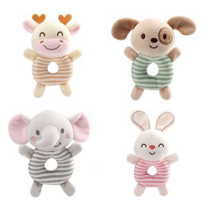 Rattles Mobiles Baby Rattle Toys Cartoon Plush Infant Hand Ring Bed For Born 024 månader TODDLER Early Education Toy 230901