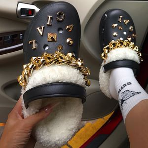 Slipper Garden Warm Plush Clogs Ladies Sandals With Fur Plum Customize Letter Charms Chain Winter Furry Clog Shoes 230901