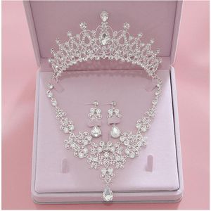 Bling Bling Set Seti Kronlar Kolye Küpe Alaşım Kristal Pualanlar Demik Gelin Mücevher Aksesuarları Düğün Tiaras başlıkları Saç284h