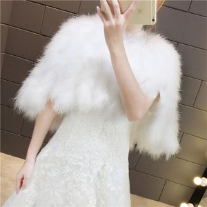 Hochzeit Straußenfeder Cape Mode Winter Mantel Braut Schal Ehe Achselzucken Mantel Pelz Wraps Hochzeit Party Boleros Jacke248n