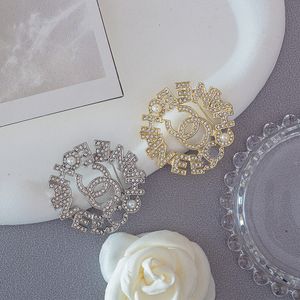 Marca broches designer jóias carta broche pinos feminino jóias acessórios presentes de festa de casamento