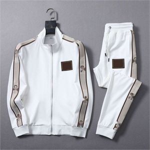 Yeni Moda Tasarımcısı Mens Trailtsuits Man Sportswear Nakış Takımları Erkekler Spor Hoodie Jogging Mans için gündelik eşofman